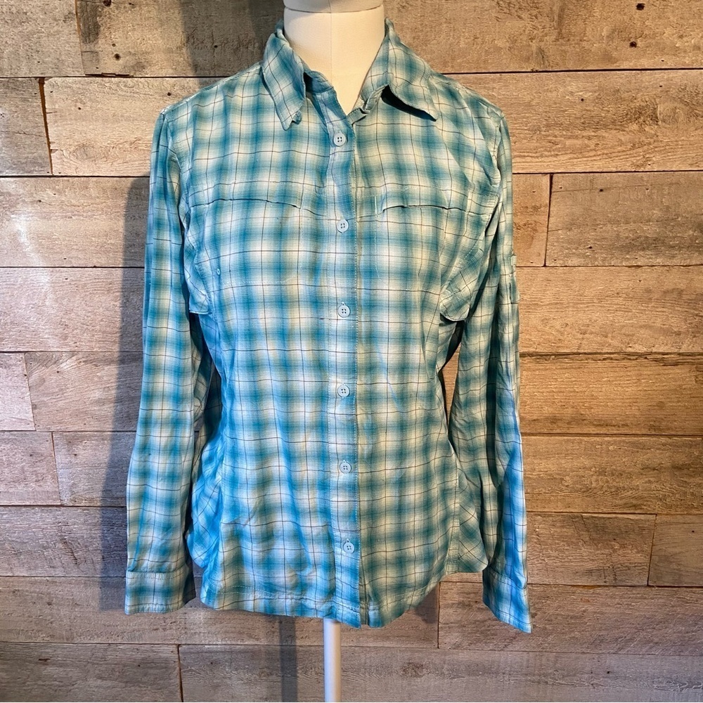 Columbia Women's Plaid Titanium Outdoors Travel Button Up Shirt Size Medium